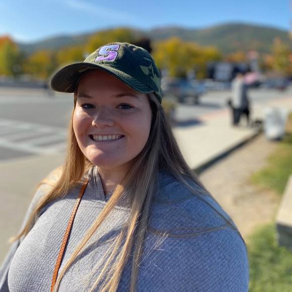 Meet your Posher, Erin - Picture 1 of 1